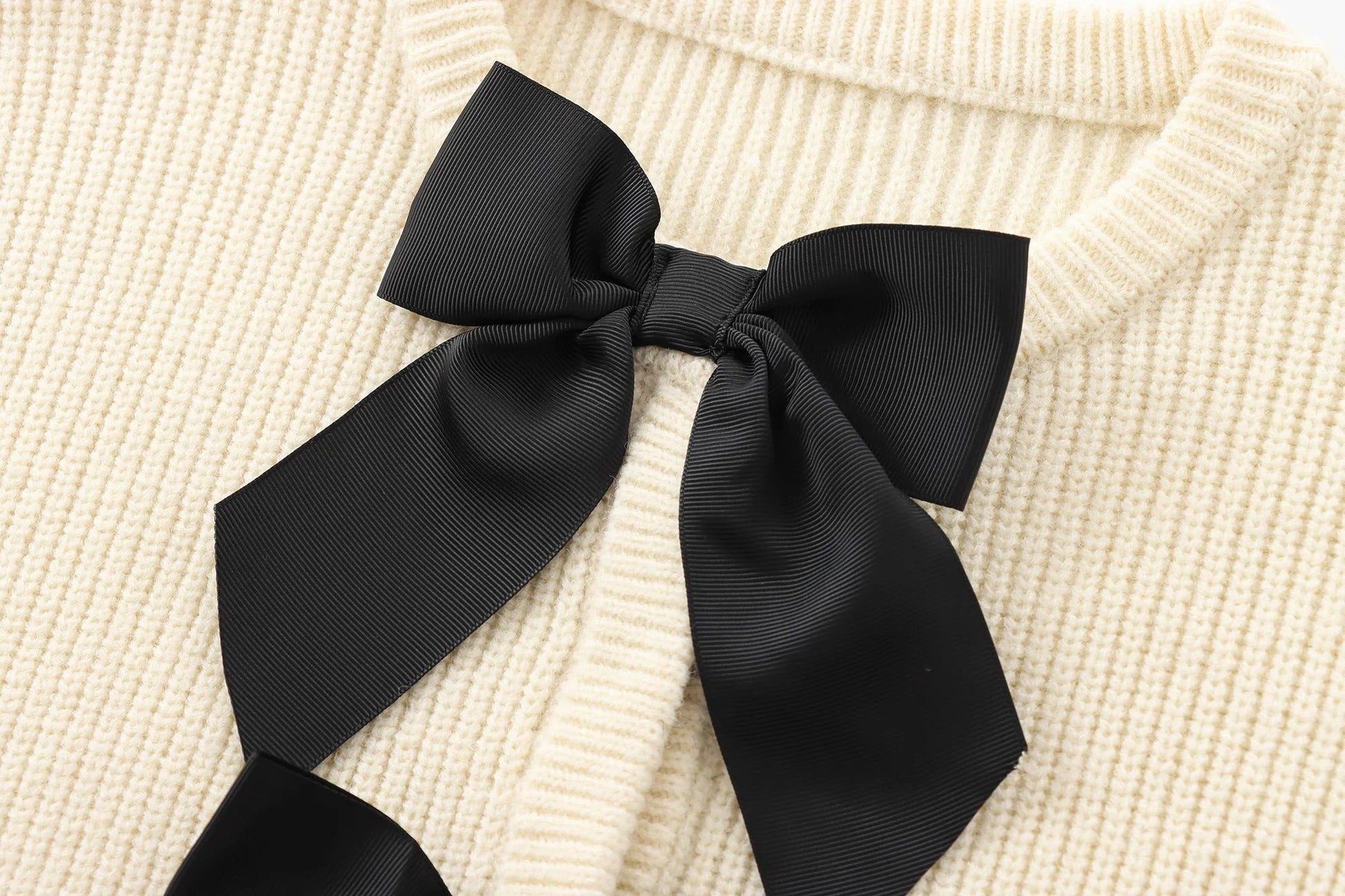 Long - Sleeve Knit Sweater – Feminine Minimal Chic - LunaKit.LTD