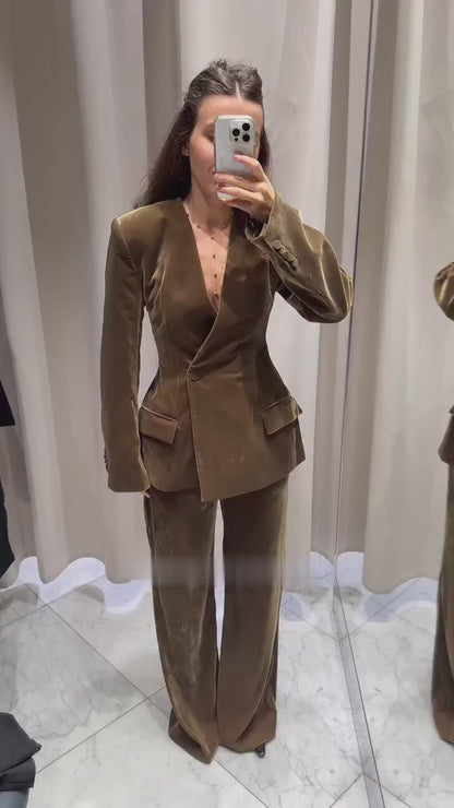 Velvet Two-Piece Suit – Tailored Blazer & Wide-Leg Pants