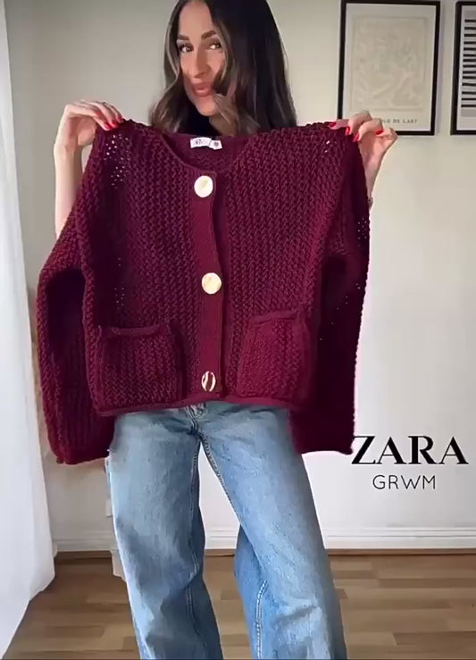 Long-Sleeve Knit Sweater – Cozy Modern Style