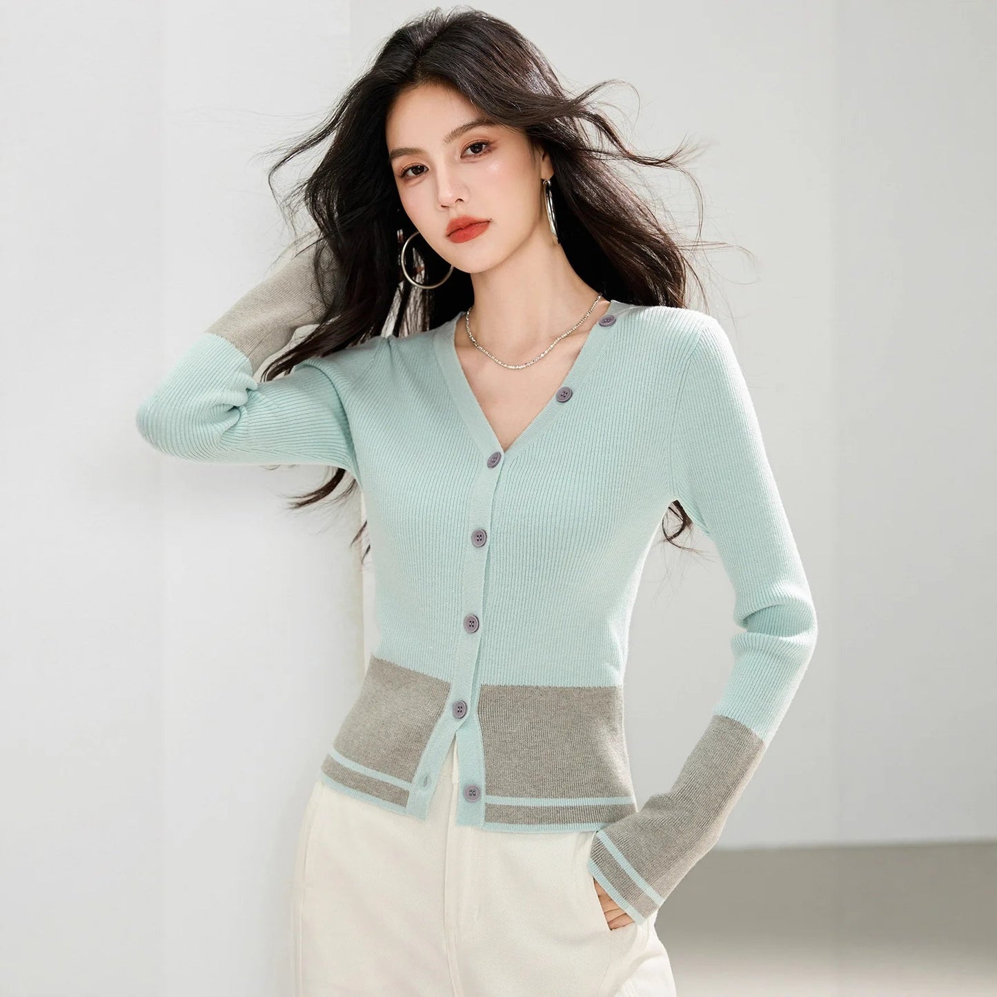 Slim Fit Knit Sweater – Minimal High - End Look - LunaKit.LTD